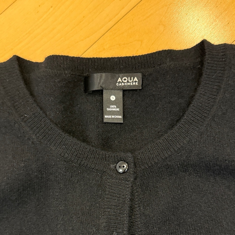 100% Cashmere Black Women's Cropped Cardigan - Picture 2 of 5